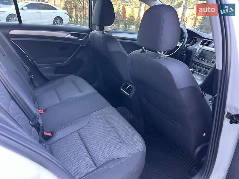 Хетчбек Volkswagen Golf 2016 в Полтаві