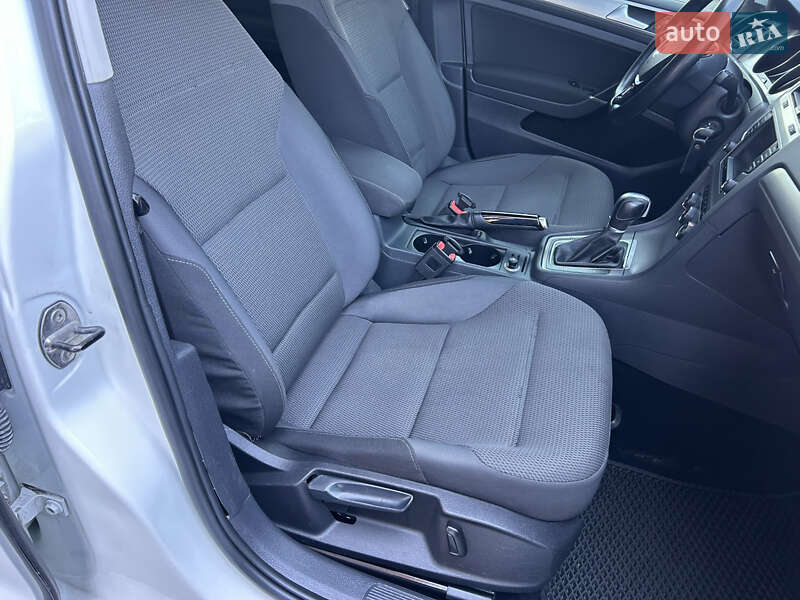 Хетчбек Volkswagen Golf 2016 в Полтаві
