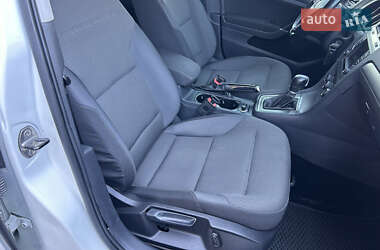 Хэтчбек Volkswagen Golf 2016 в 