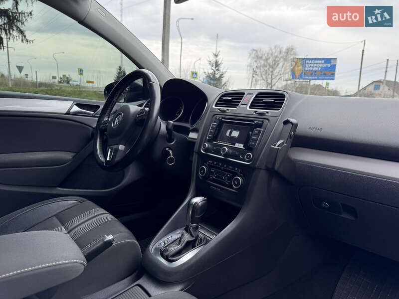 Хэтчбек Volkswagen Golf 2012 в Киеве