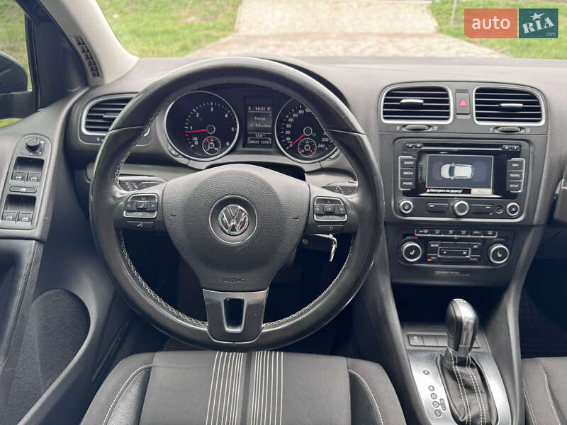 Хэтчбек Volkswagen Golf 2012 в Киеве