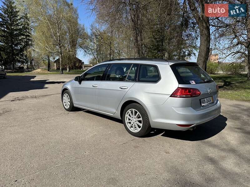 Універсал Volkswagen Golf 2015 в Лебедині