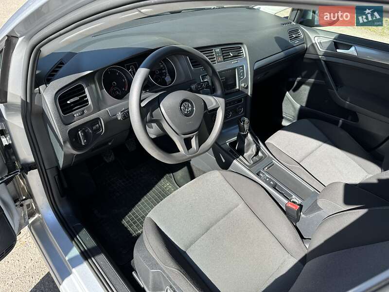 Універсал Volkswagen Golf 2015 в Лебедині