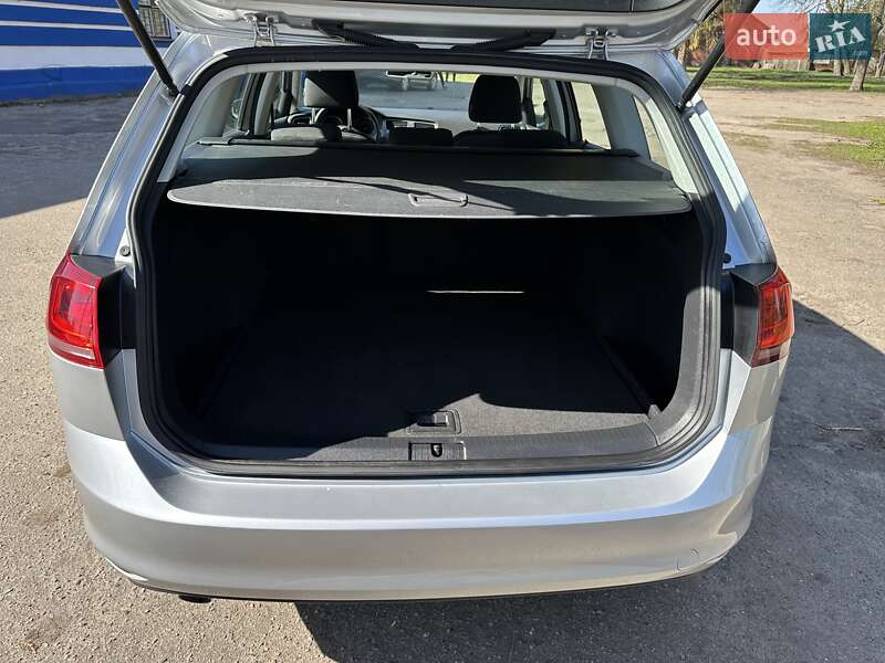 Універсал Volkswagen Golf 2015 в Лебедині