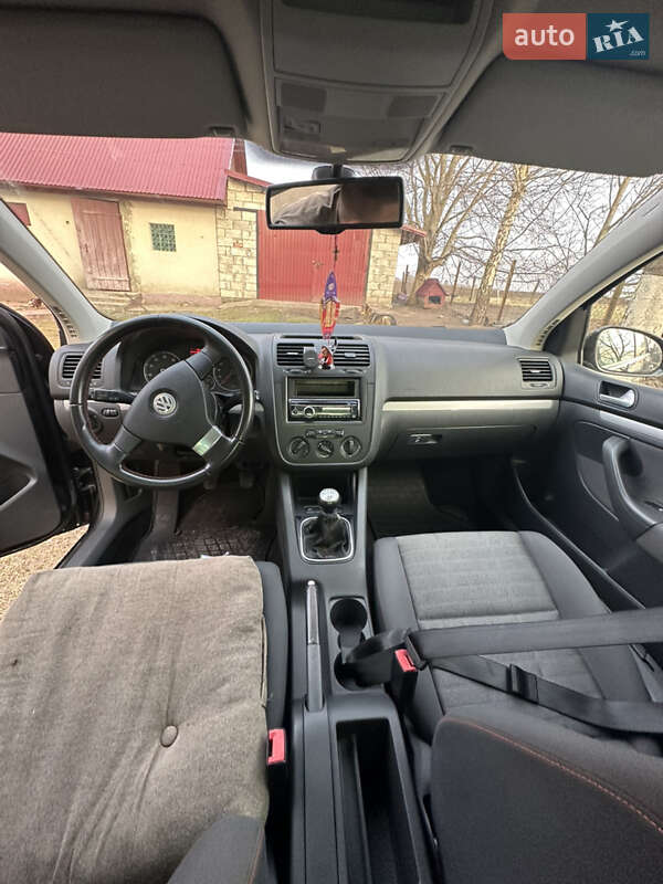 Хэтчбек Volkswagen Golf 2006 в Лановцах