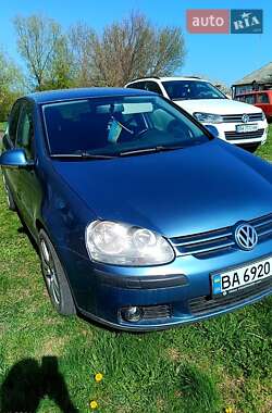 Хэтчбек Volkswagen Golf 2007 в 