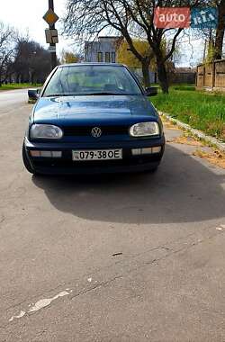 Хэтчбек Volkswagen Golf 1994 в 
