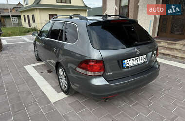 Хэтчбек Volkswagen Golf 2010 в 