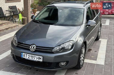 Хэтчбек Volkswagen Golf 2010 в 