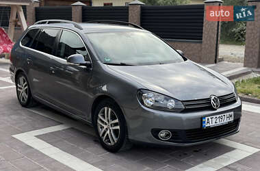 Хэтчбек Volkswagen Golf 2010 в 