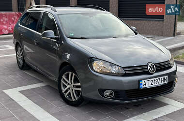 Хэтчбек Volkswagen Golf 2010 в 