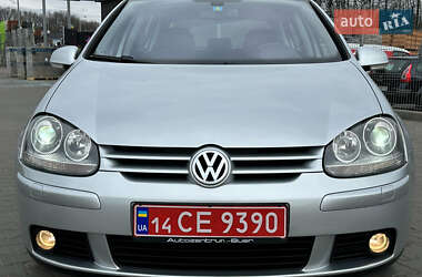 Хэтчбек Volkswagen Golf 2005 в 
