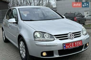 Хэтчбек Volkswagen Golf 2005 в 