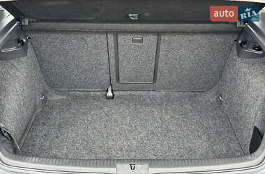 Хэтчбек Volkswagen Golf 2005 в 