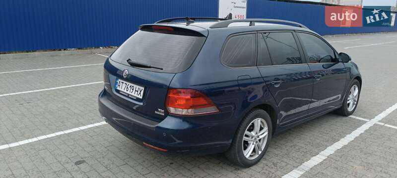 Универсал Volkswagen Golf 2011 в Калуше