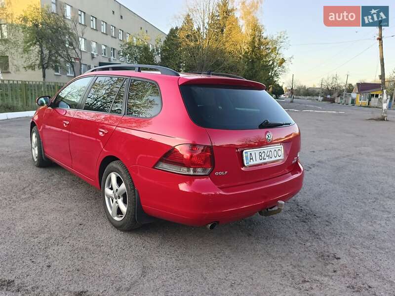 Универсал Volkswagen Golf 2011 в Попельне