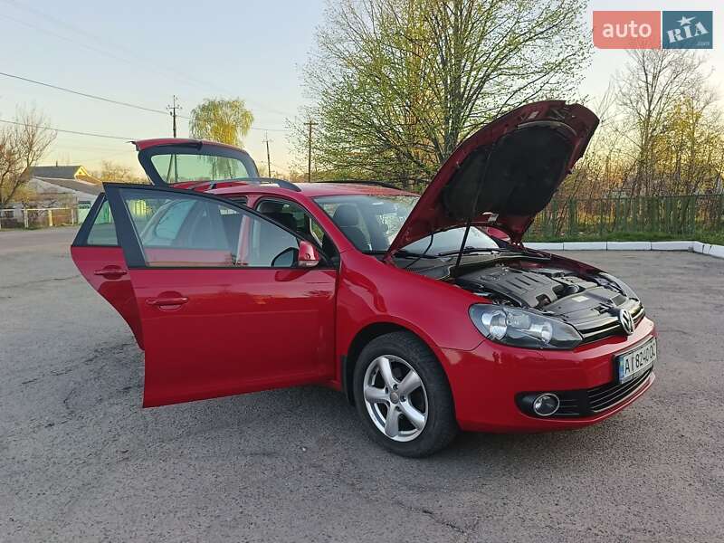 Универсал Volkswagen Golf 2011 в Попельне