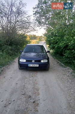 Хетчбек Volkswagen Golf 1999 в 