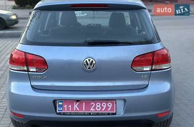 Хэтчбек Volkswagen Golf 2010 в 