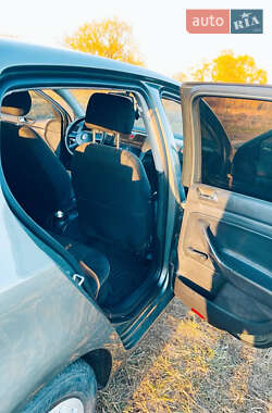 Хэтчбек Volkswagen Golf 2005 в 