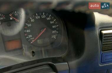 Хетчбек Volkswagen Golf 2001 в 