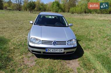 Хетчбек Volkswagen Golf 2002 в 