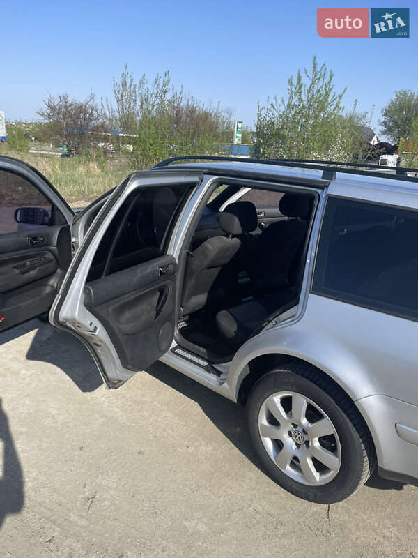 Универсал Volkswagen Golf 2003 в Ровно