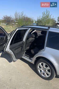 Универсал Volkswagen Golf 2003 в 