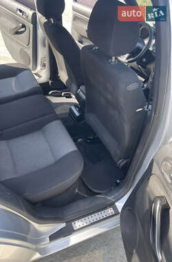 Универсал Volkswagen Golf 2003 в 