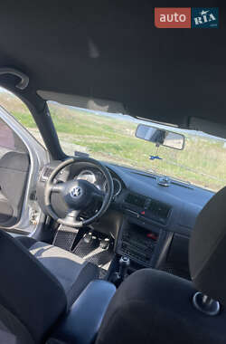 Универсал Volkswagen Golf 2003 в 