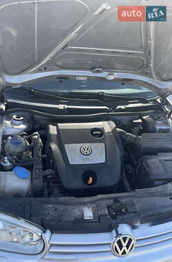 Универсал Volkswagen Golf 2003 в 
