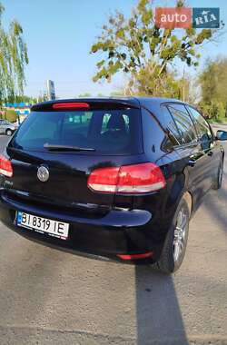 Хетчбек Volkswagen Golf 2010 в 