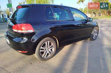 Хетчбек Volkswagen Golf 2010 в 