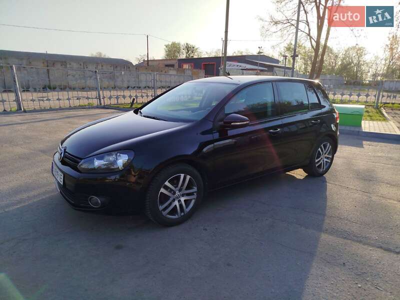 Хетчбек Volkswagen Golf 2010 в Лубнах