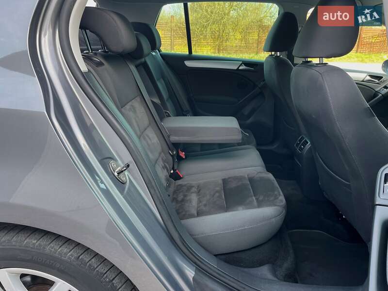 Хэтчбек Volkswagen Golf 2012 в Бердичеве
