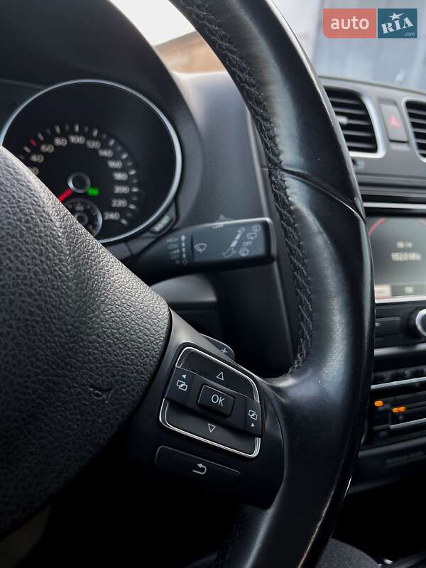 Хэтчбек Volkswagen Golf 2012 в Бердичеве