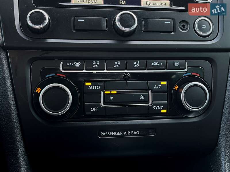 Хэтчбек Volkswagen Golf 2012 в Бердичеве