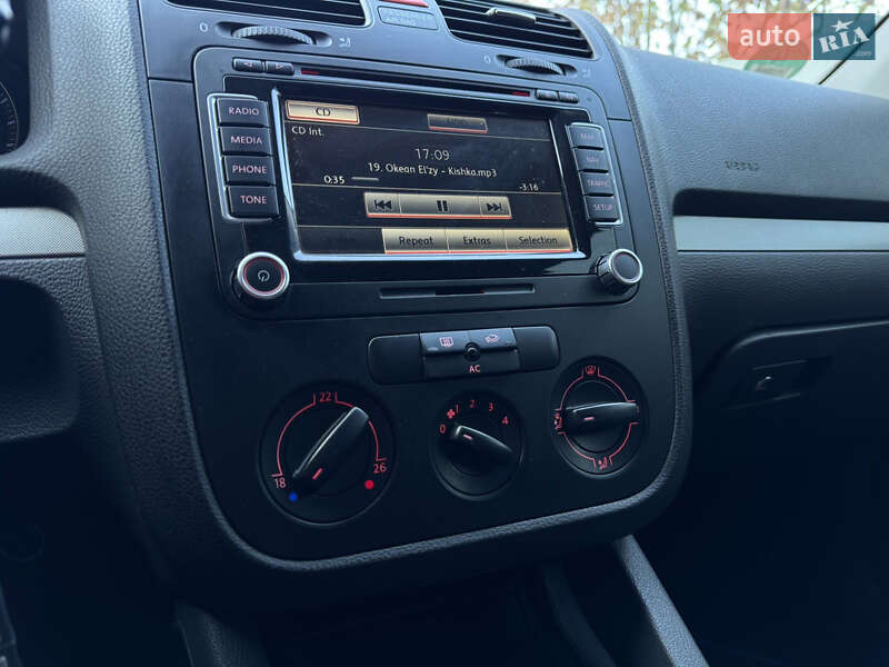 Універсал Volkswagen Golf 2009 в Житомирі