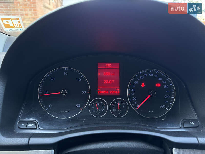 Універсал Volkswagen Golf 2009 в Житомирі