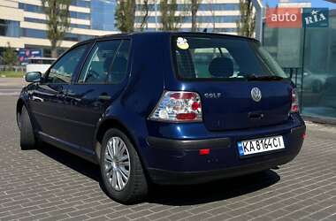 Хетчбек Volkswagen Golf 2003 в 