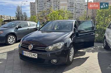 Хетчбек Volkswagen Golf 2010 в 
