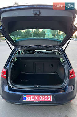 Хэтчбек Volkswagen Golf 2015 в 