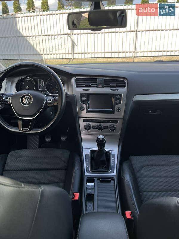 Універсал Volkswagen Golf 2014 в Вінниці