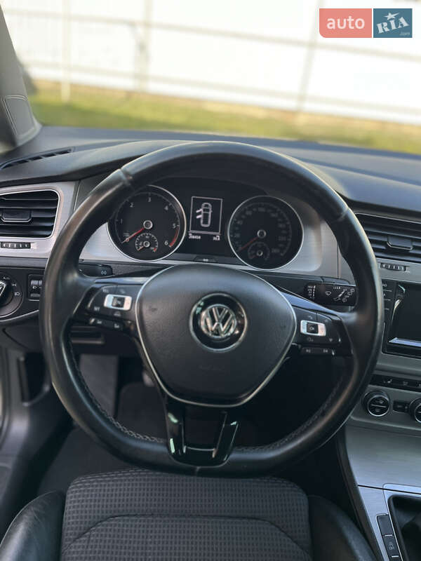 Універсал Volkswagen Golf 2014 в Вінниці