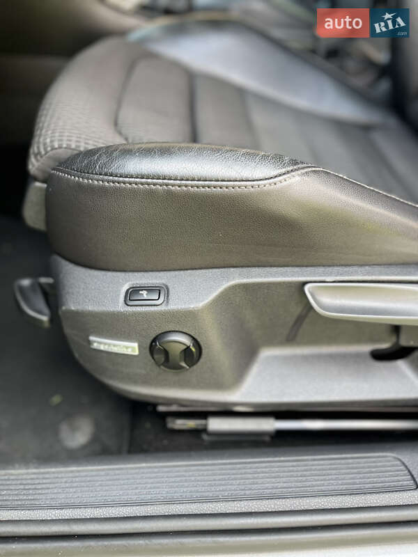 Універсал Volkswagen Golf 2014 в Вінниці