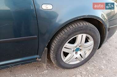 Універсал Volkswagen Golf 2002 в 