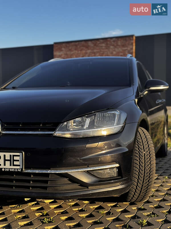 Универсал Volkswagen Golf 2017 в Хмельницком