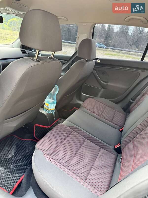 Хетчбек Volkswagen Golf 2006 в Ворохті