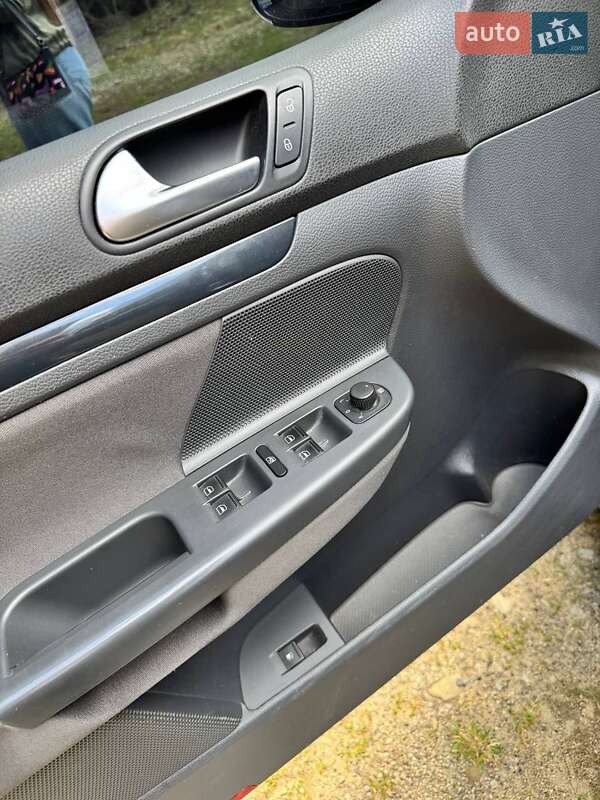 Хетчбек Volkswagen Golf 2006 в Ворохті