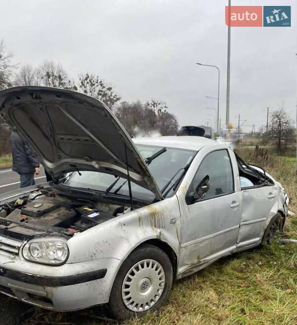 Хэтчбек Volkswagen Golf 2000 в Владимире